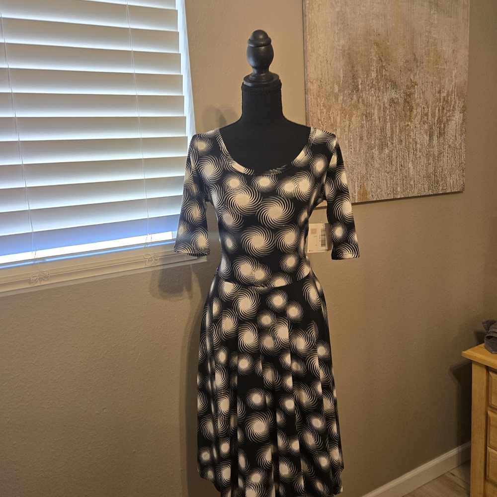 LuLaRoe Black and White Swirl Midi Dress